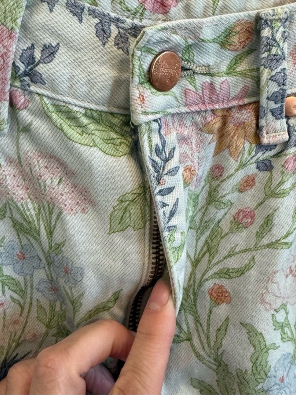 Wrangler Wander High Rise Flare Leg Jeans Floral Pastel Multicolor Sz 27 Western - Picture 2 of 3